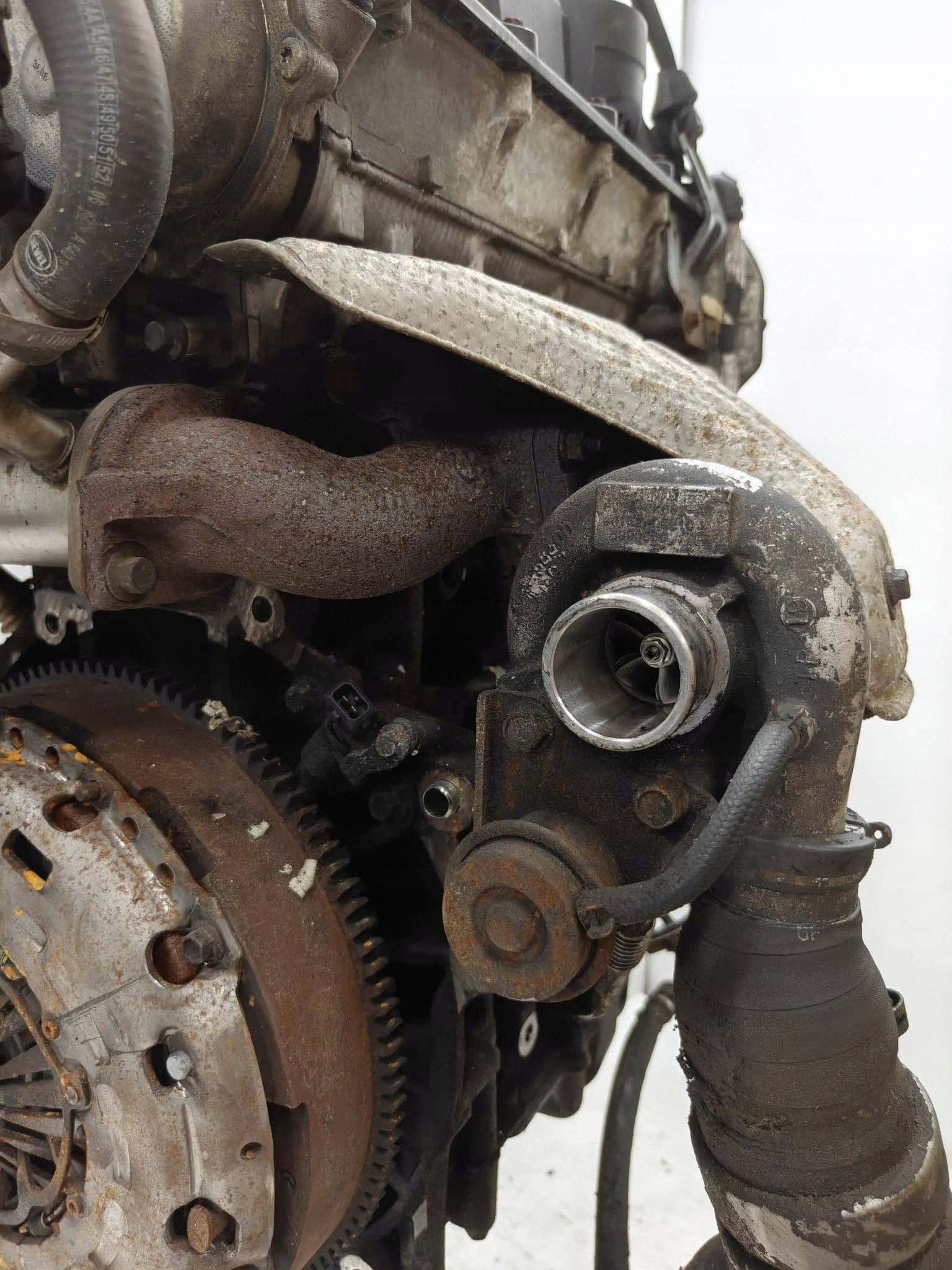 Moteur 4HV vue 16