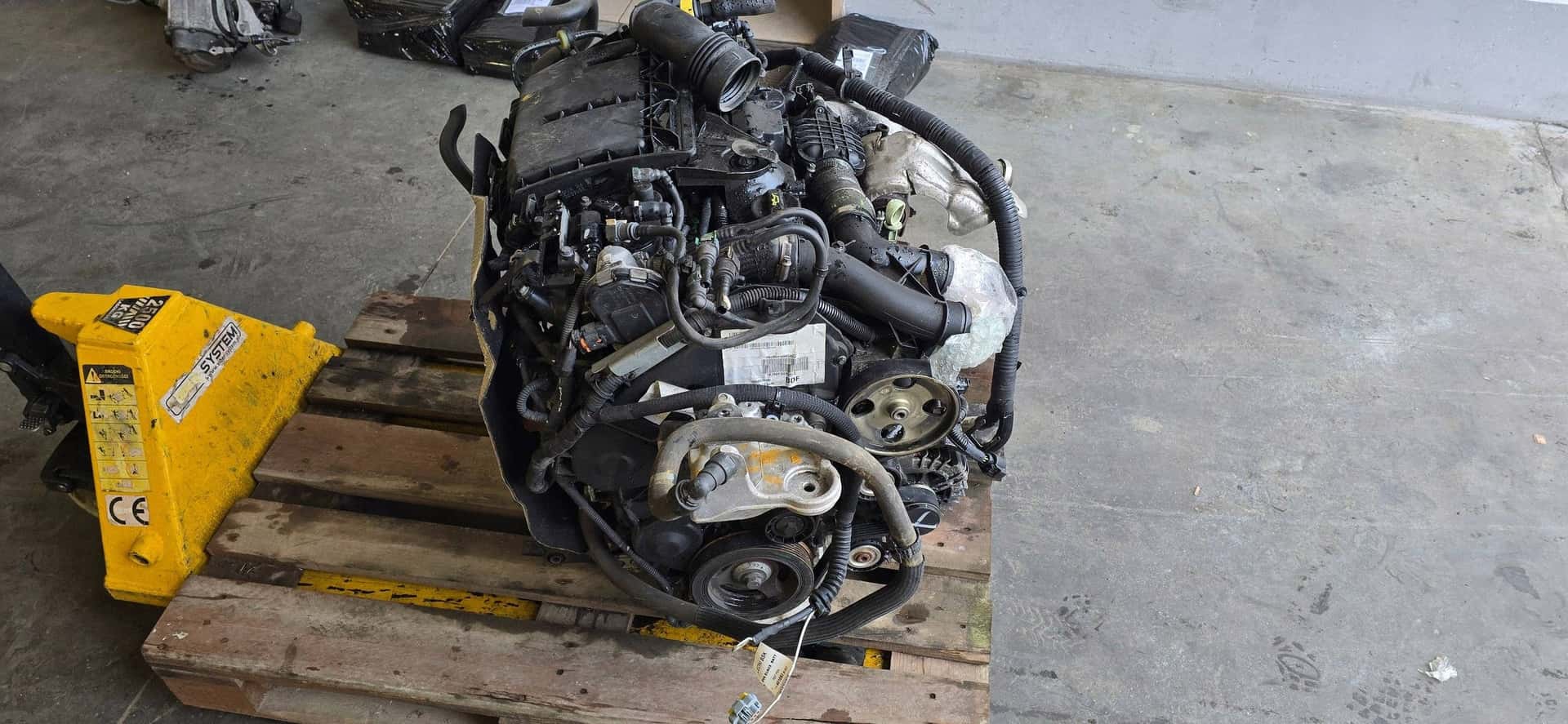 Moteur 9H07 (DV6UC) vue 3