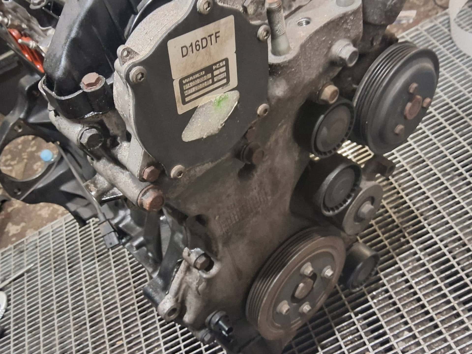 Moteur D16DTF vue 10