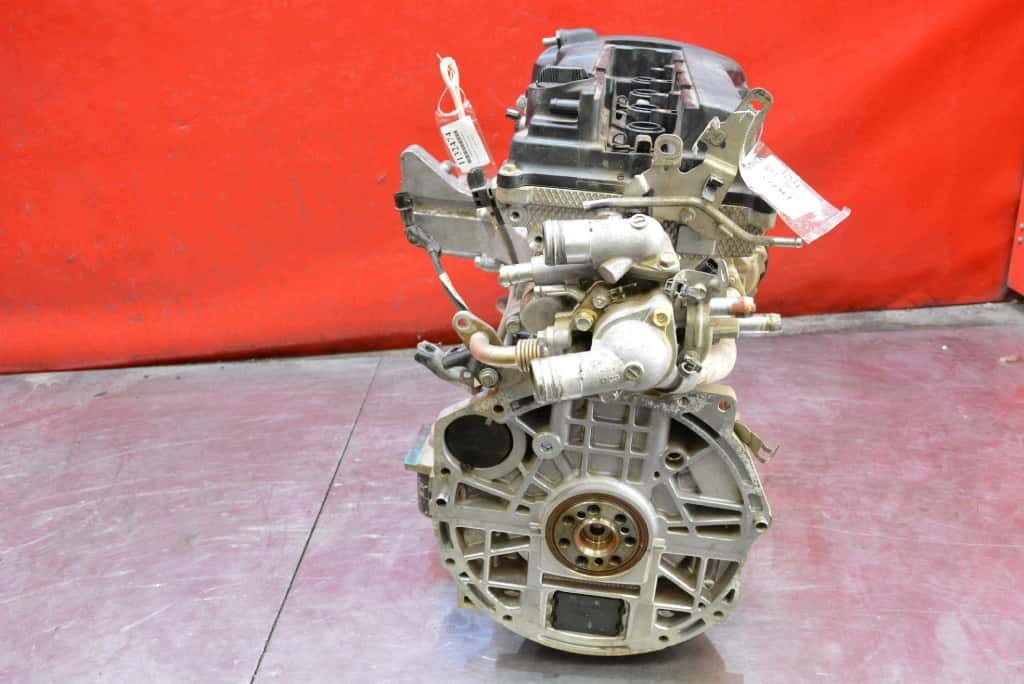 Moteur 4B11 vue 12