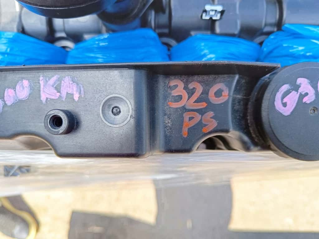 Moteur B57 D30 B vue 4
