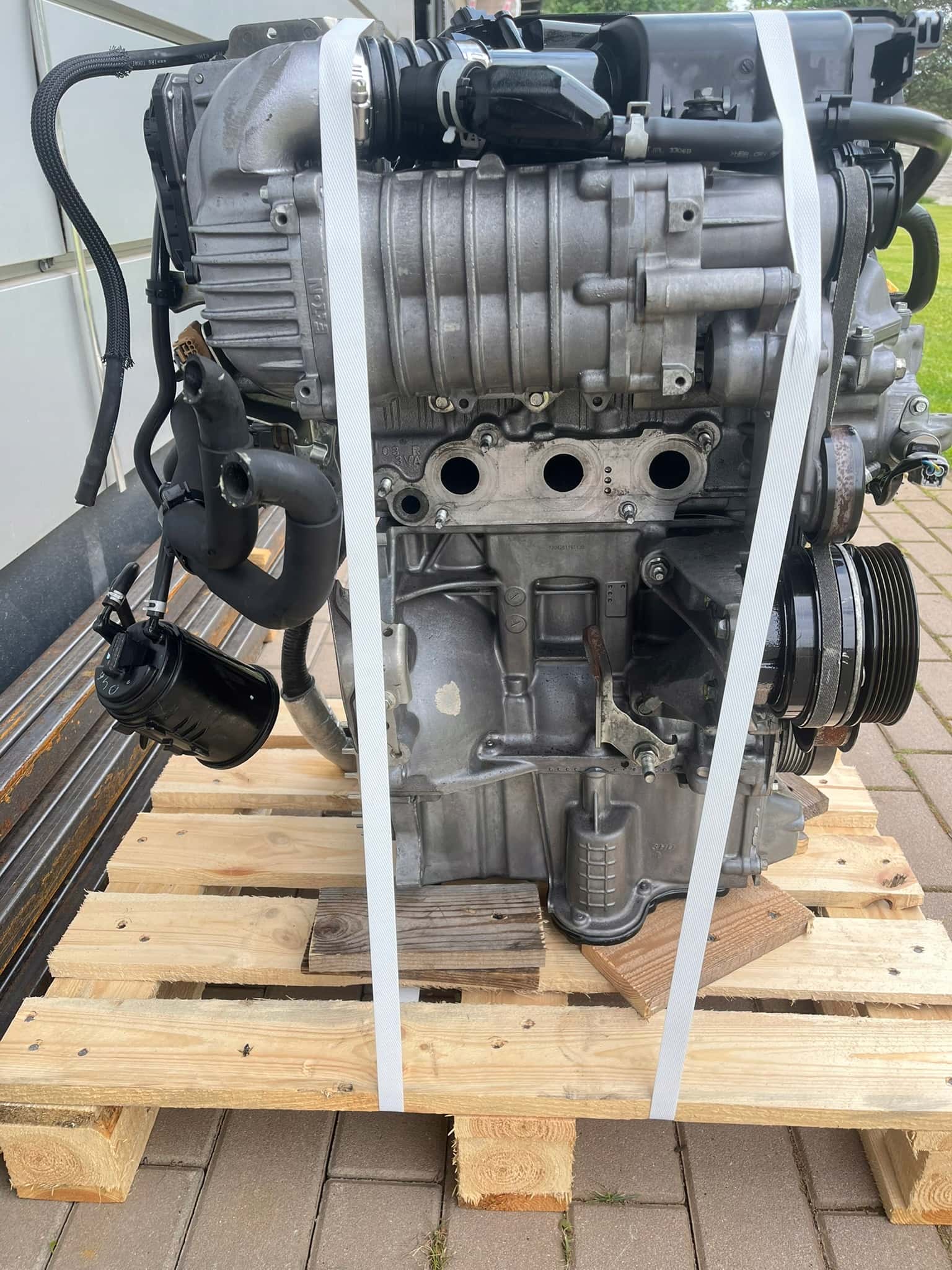 Moteur HR12DR vue 3