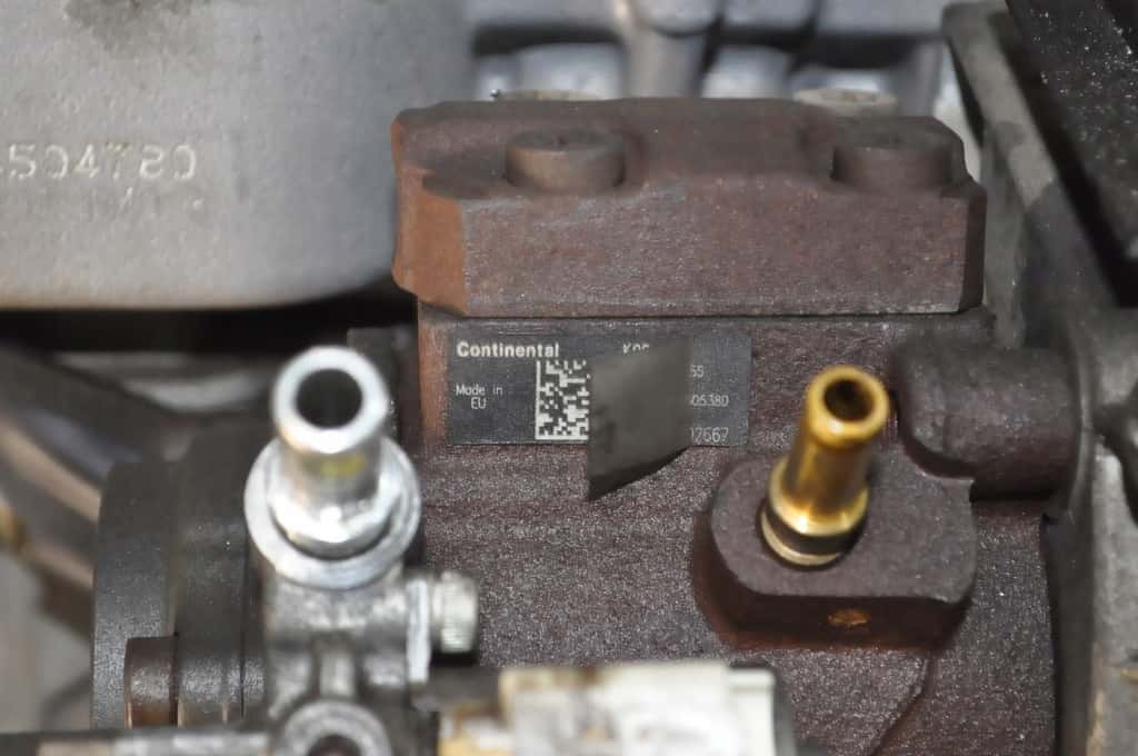 Moteur 9HL (DV6C) vue 2