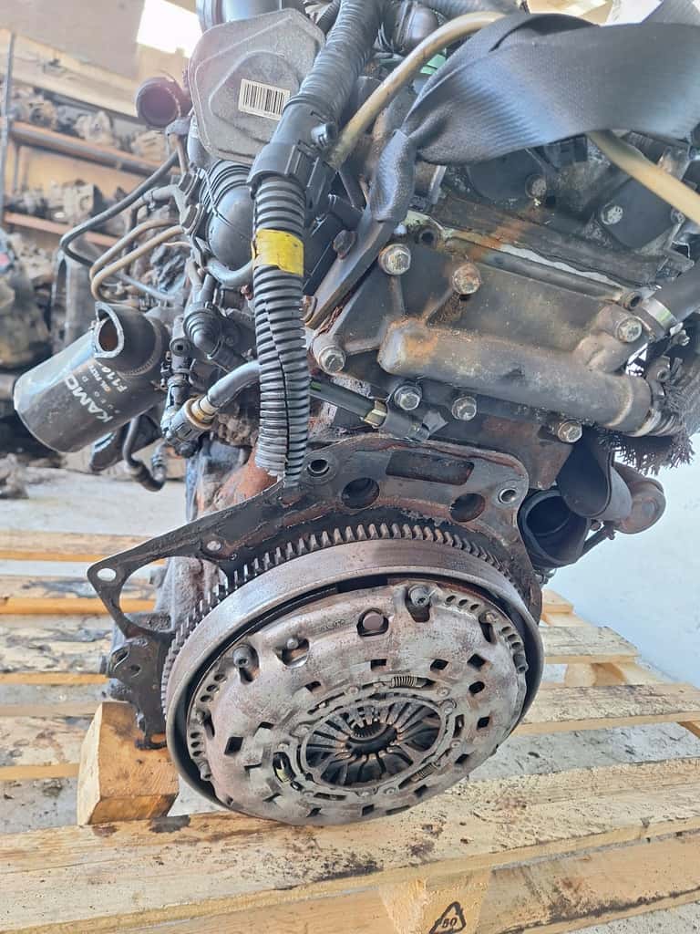 Moteur F1CE0481D vue 5