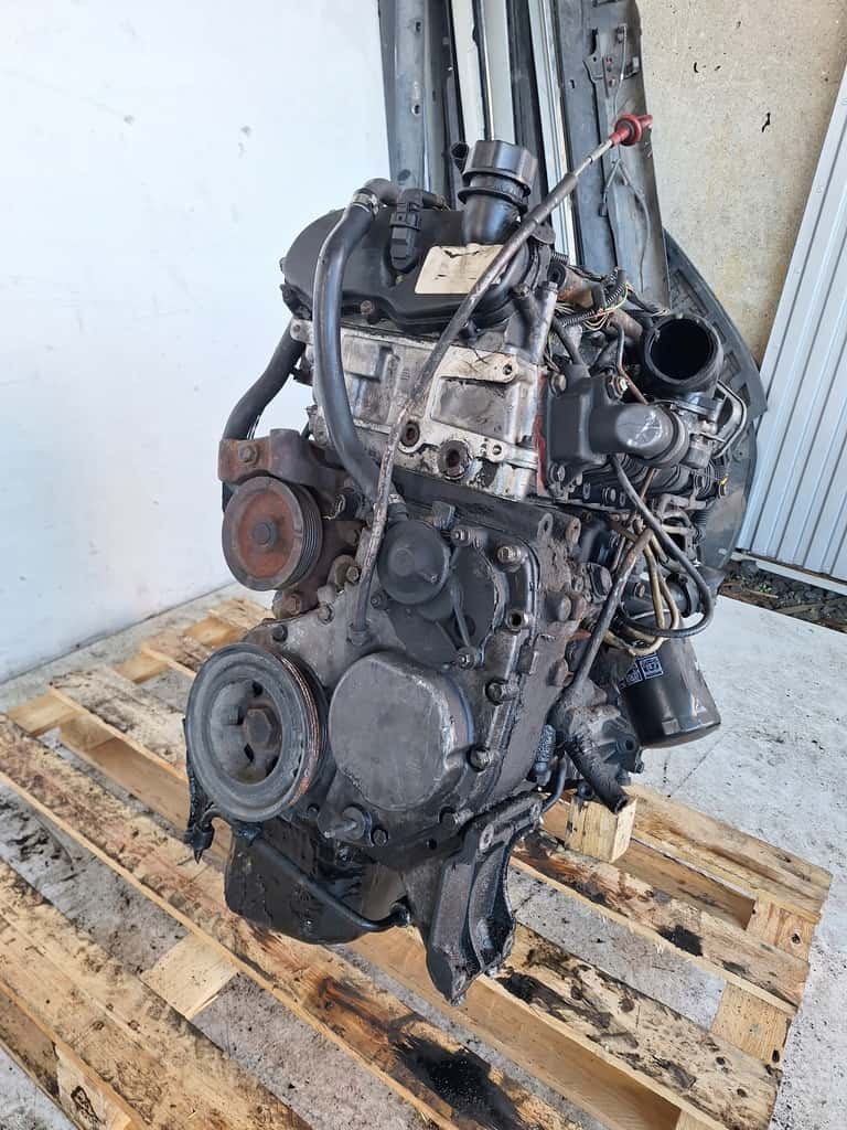 Moteur F1CE0481D vue 2