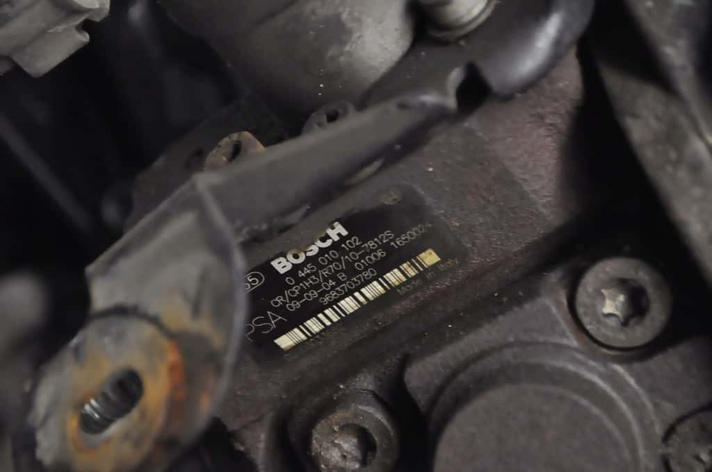 Moteur 8HX (DV4TD) vue 2