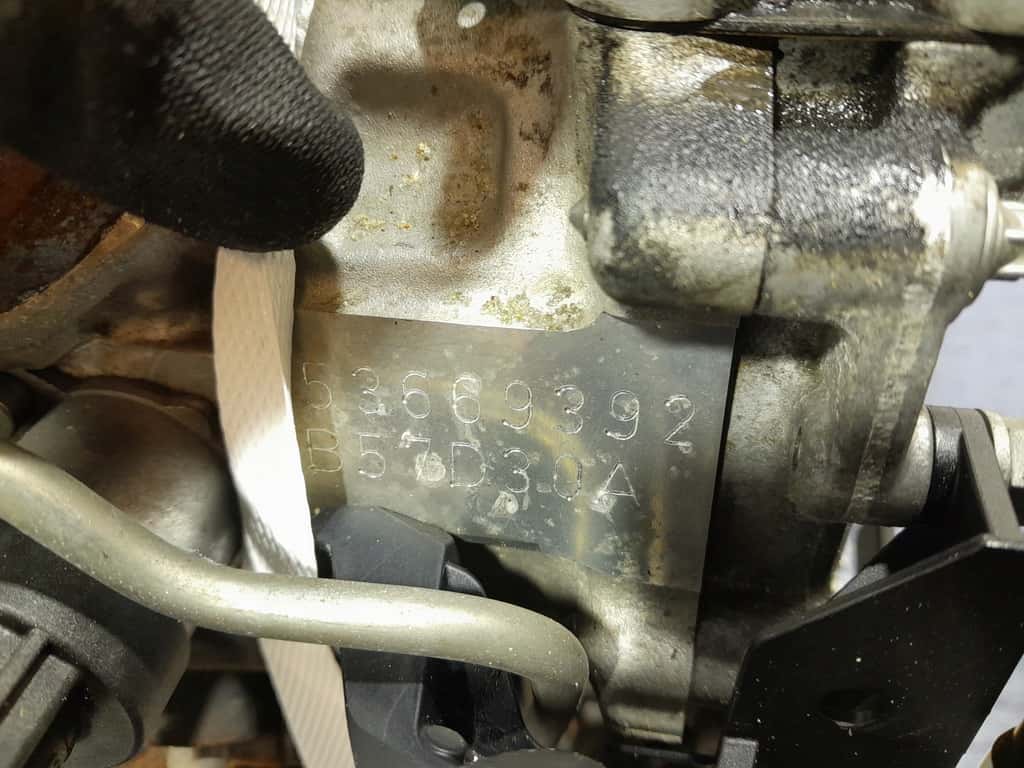 Moteur B57 D30 A vue 4