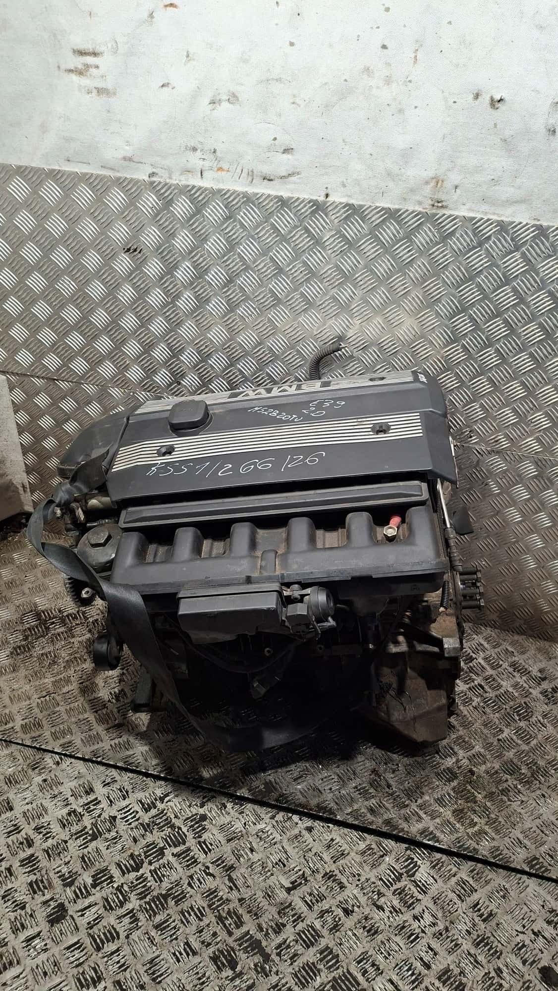 Moteur M52 B20 (206S3) vue 7