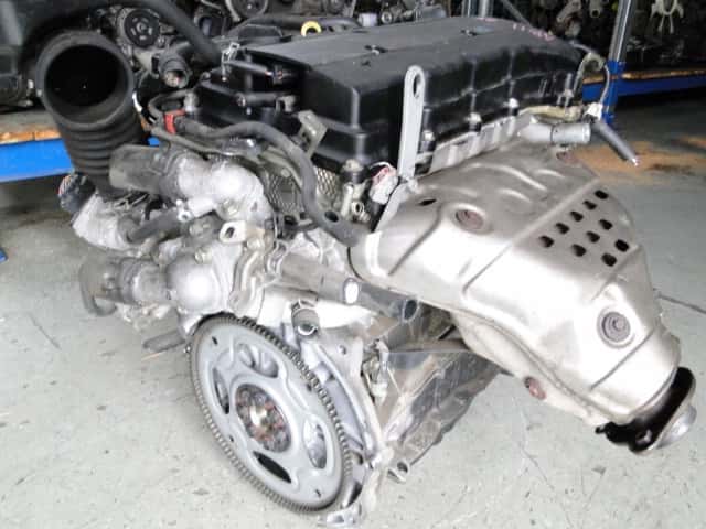 Moteur 4B11 vue 5