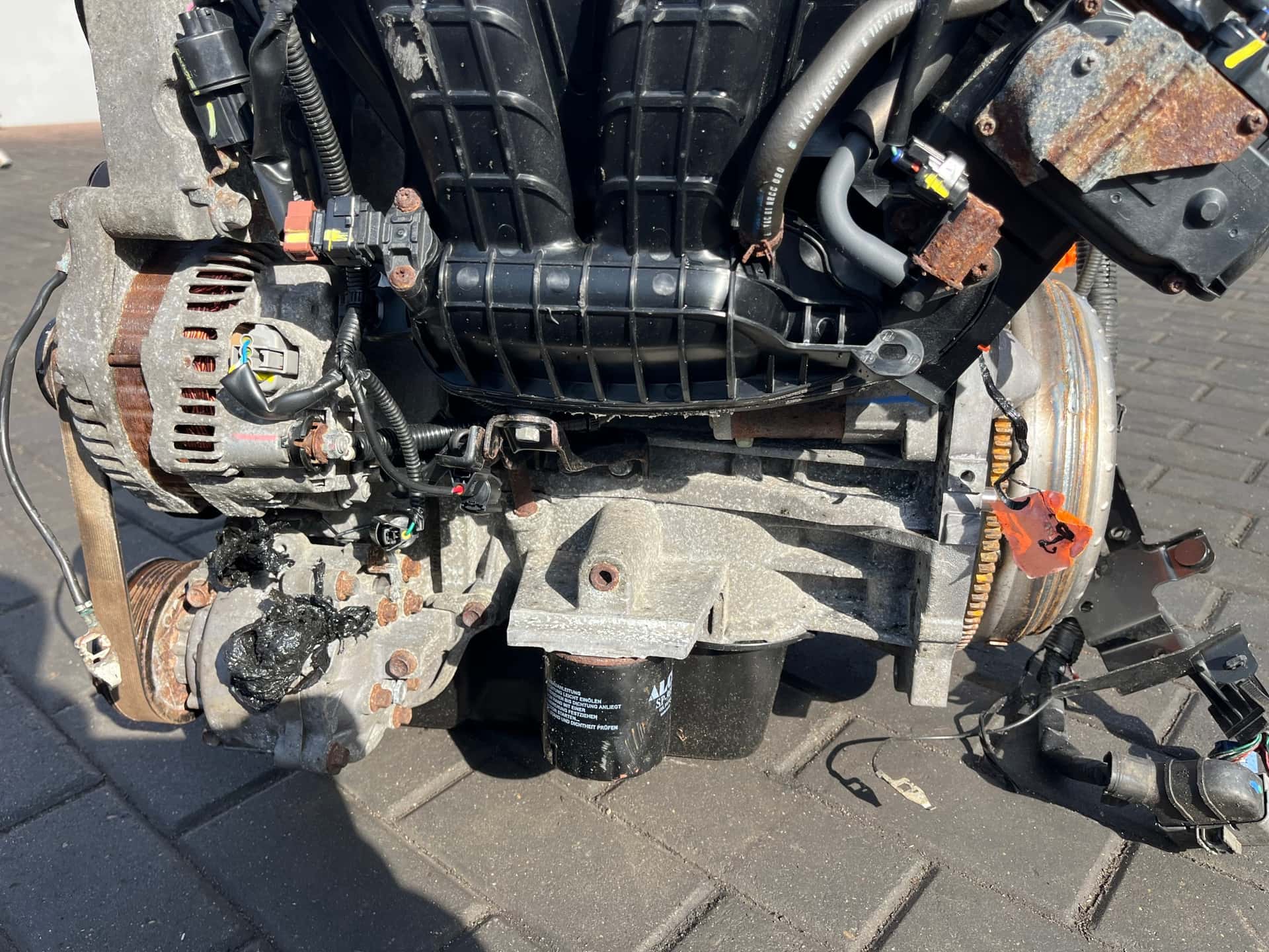 Moteur 4B12 vue 14
