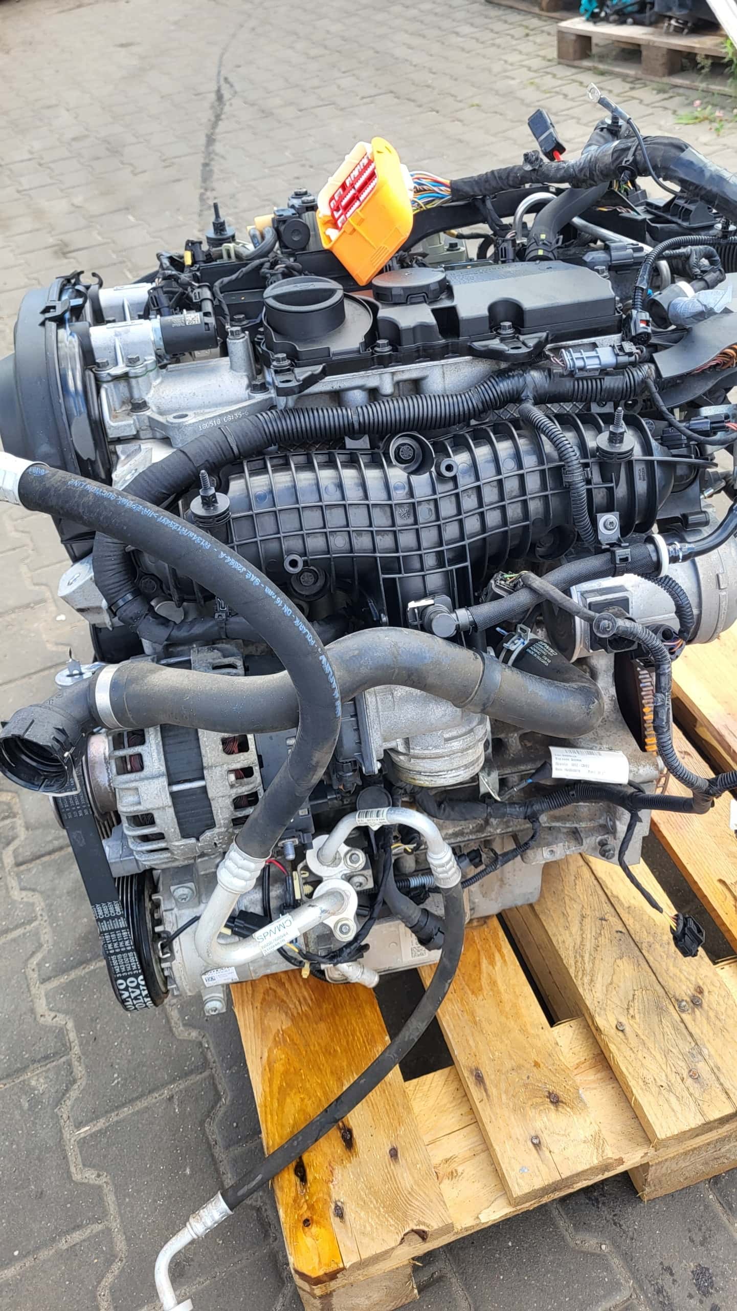 Moteur B 4204 T20 vue 4