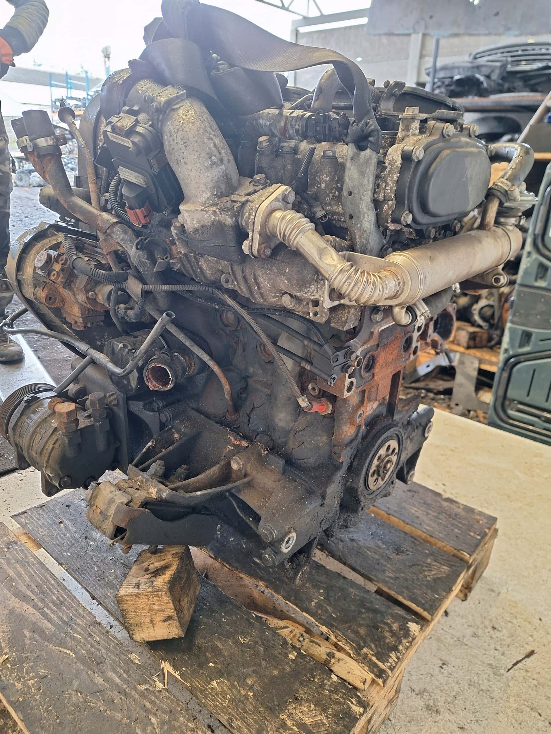 Moteur F1AE0481G vue 6