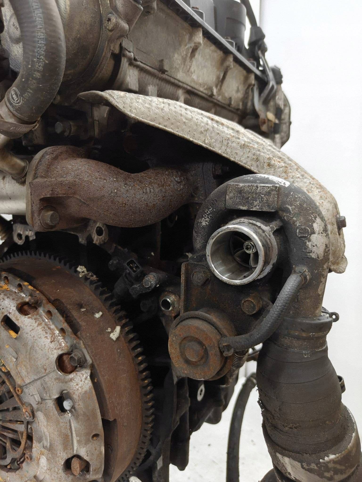 Moteur 4HV — vue 16