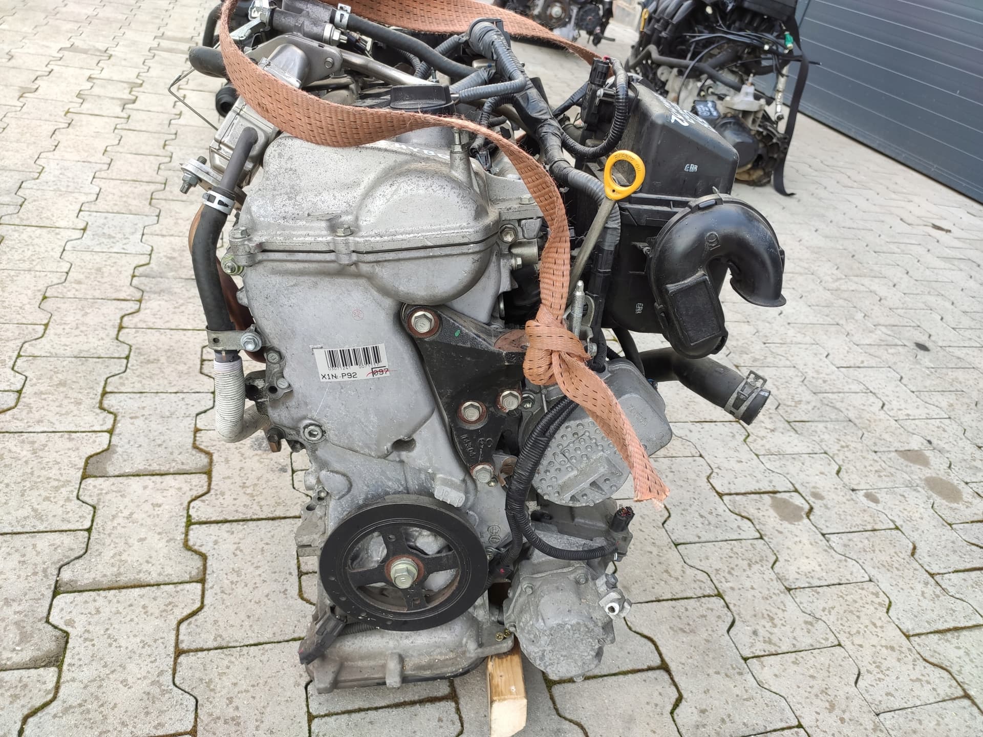 Moteur 1NZ-FXE — vue 3