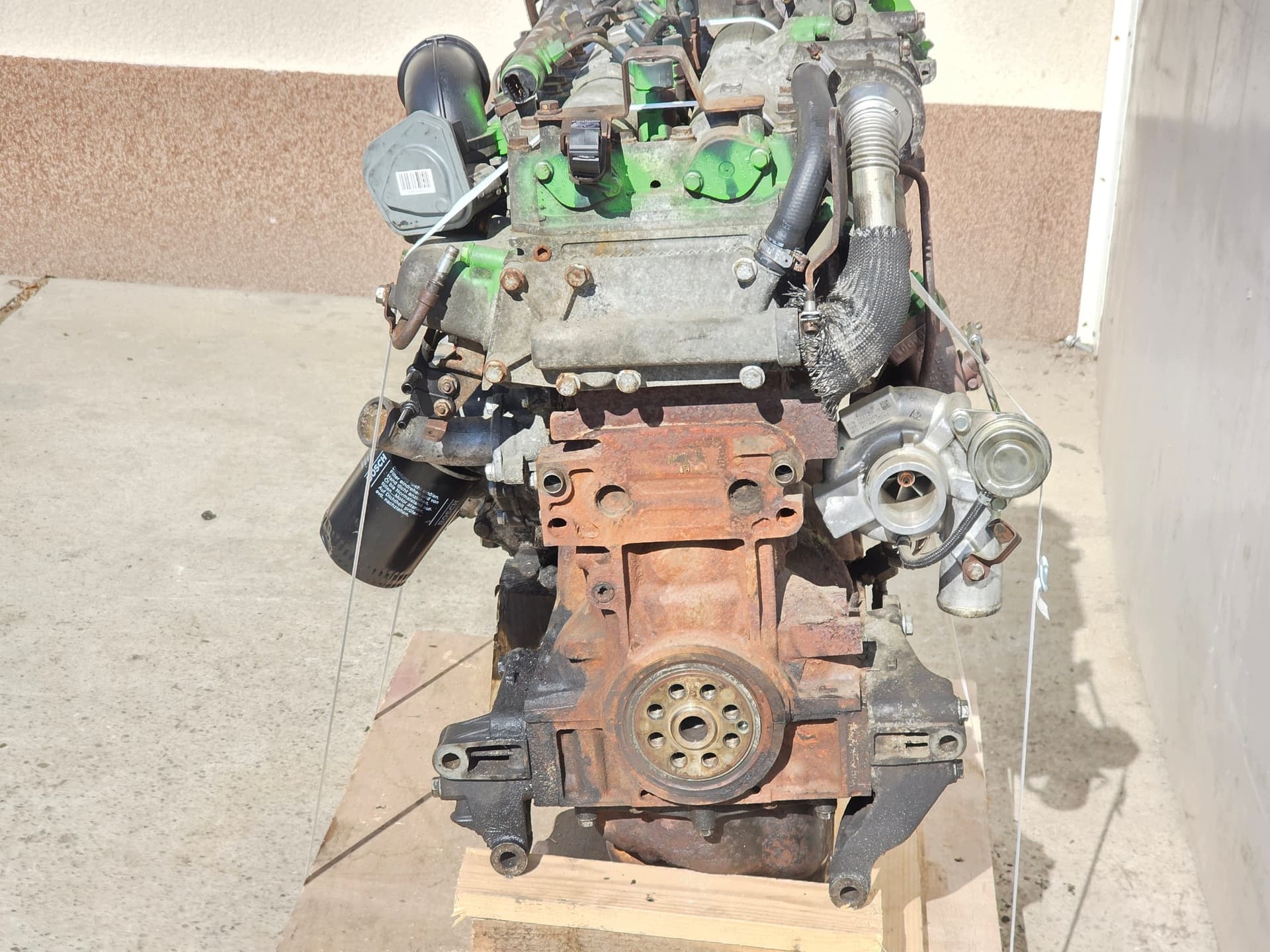 Moteur F1CE0481D — vue 4