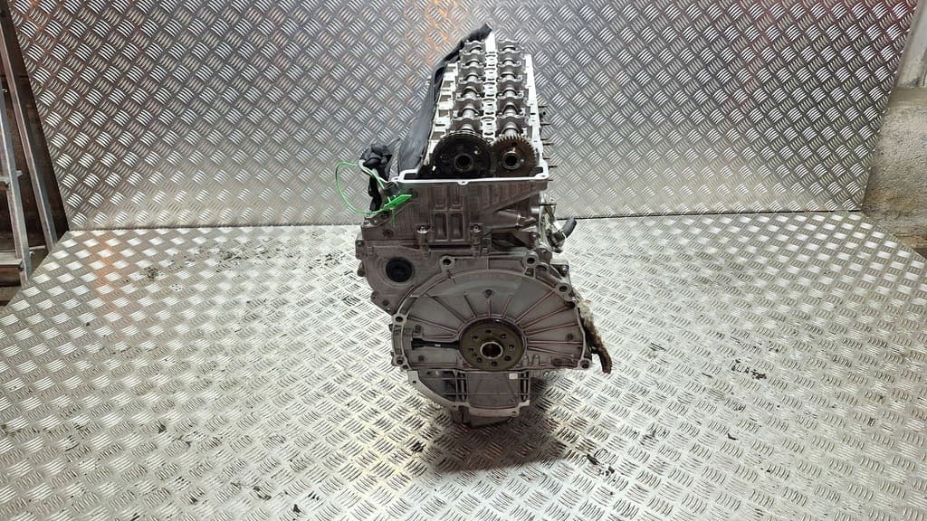 Moteur B57 D30 A — vue 3
