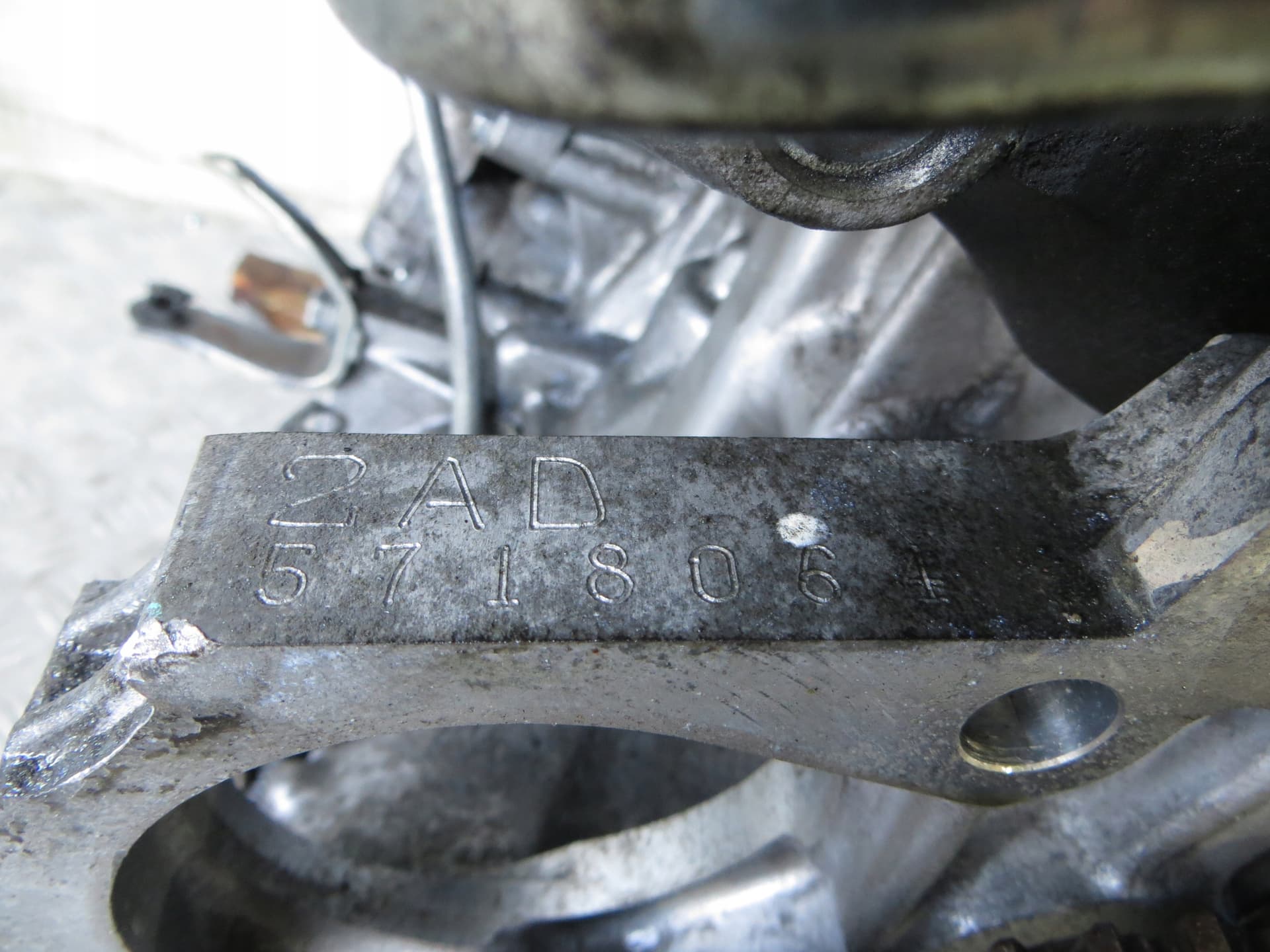 Moteur 2AD-FHV — vue 3