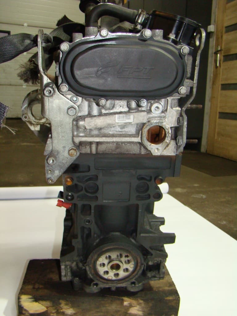 Moteur F1AGL411J — vue 3