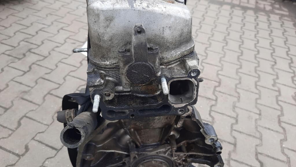 Moteur D16V1 — vue 4