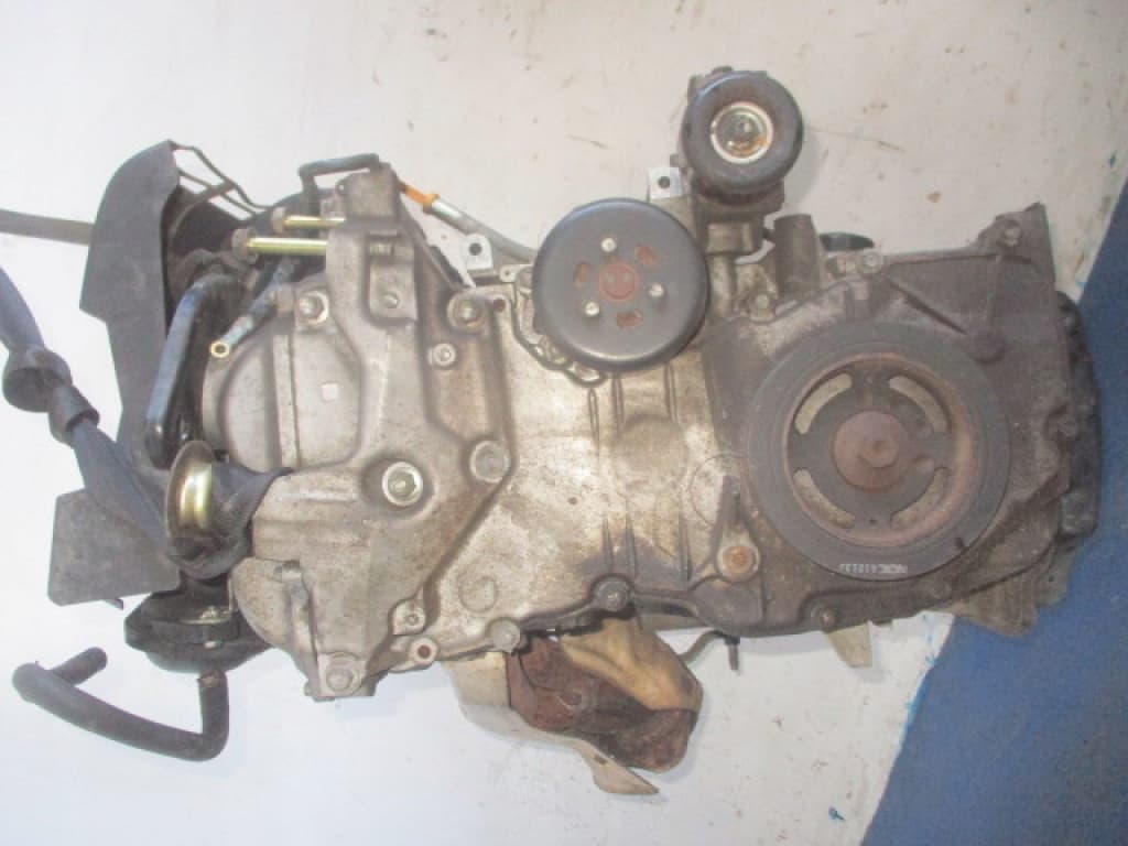 Moteur HR16DE — vue 3