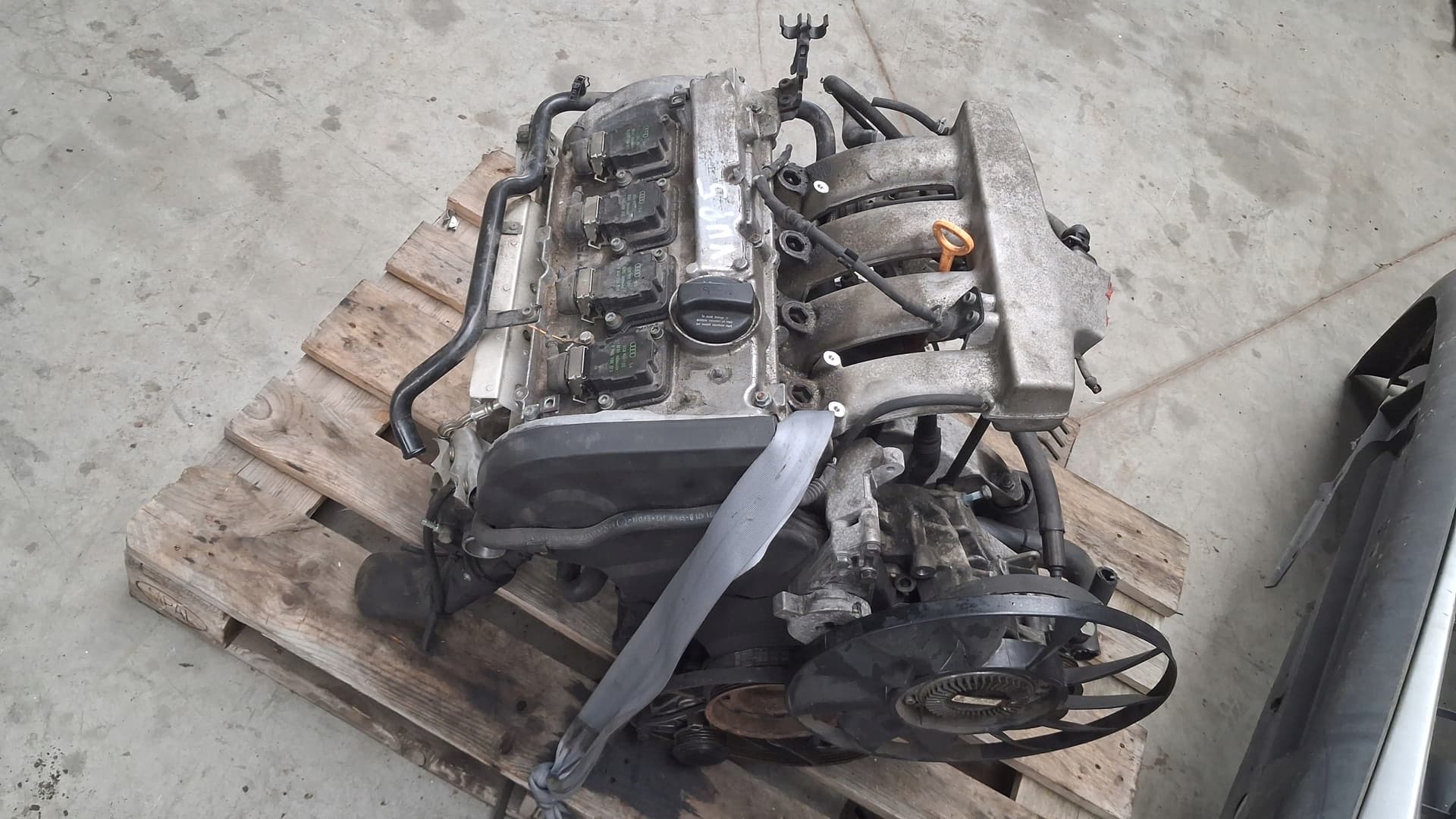 Moteur AEB pour Volkswagen Passat 1.8 Petrol
