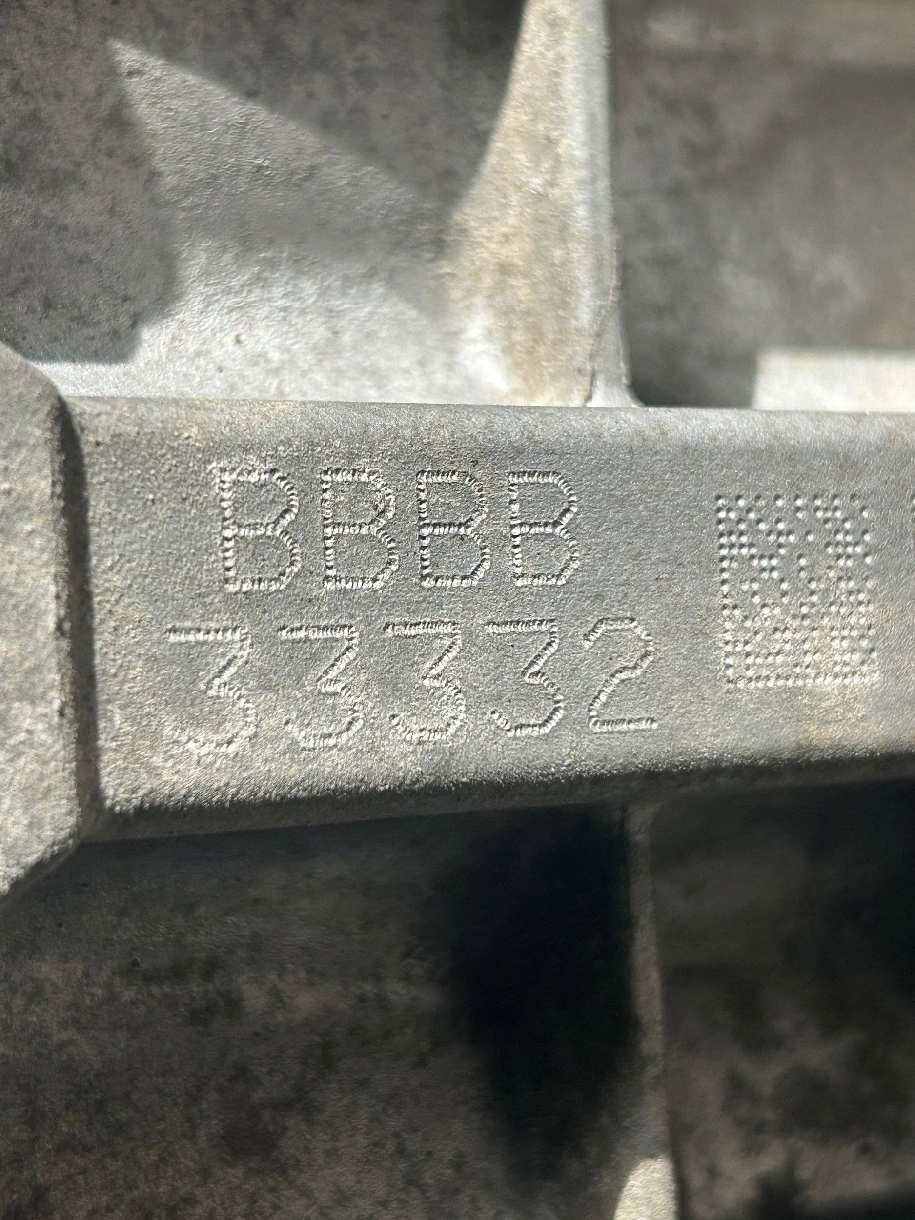 Moteur 4B12 — vue 11