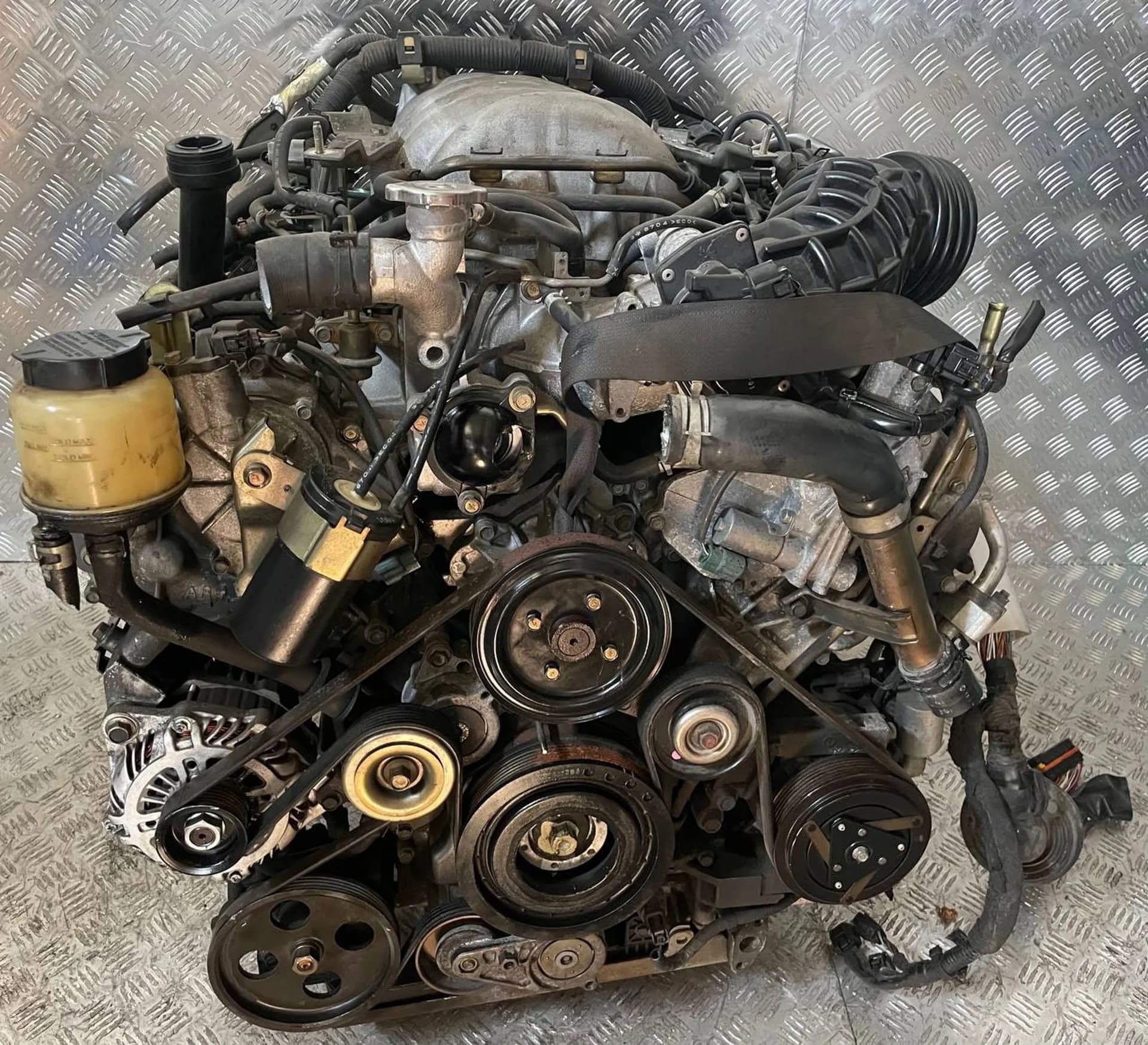 Moteur VK45DE - Image 1