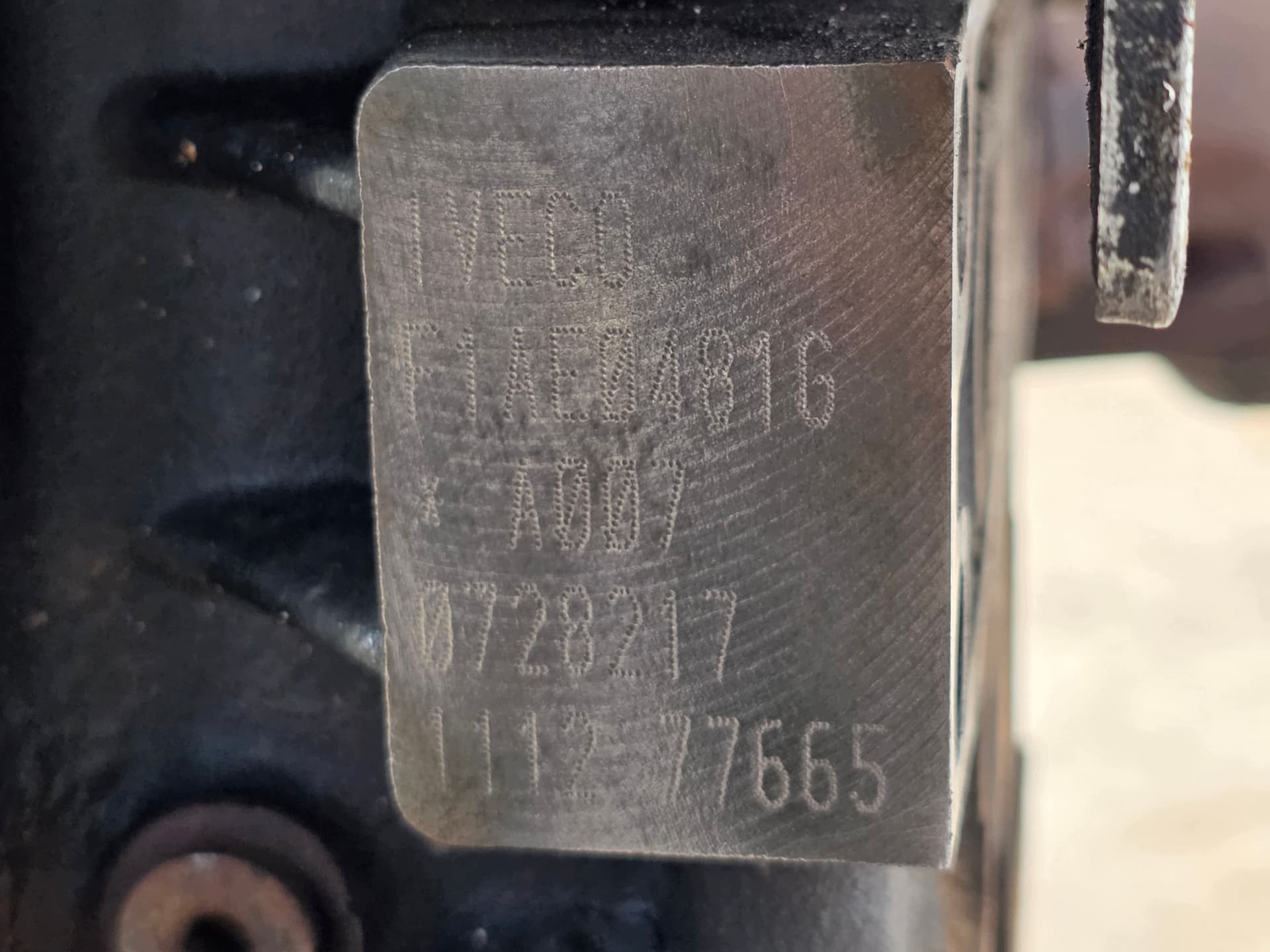 Moteur F1AE0481G — vue 4