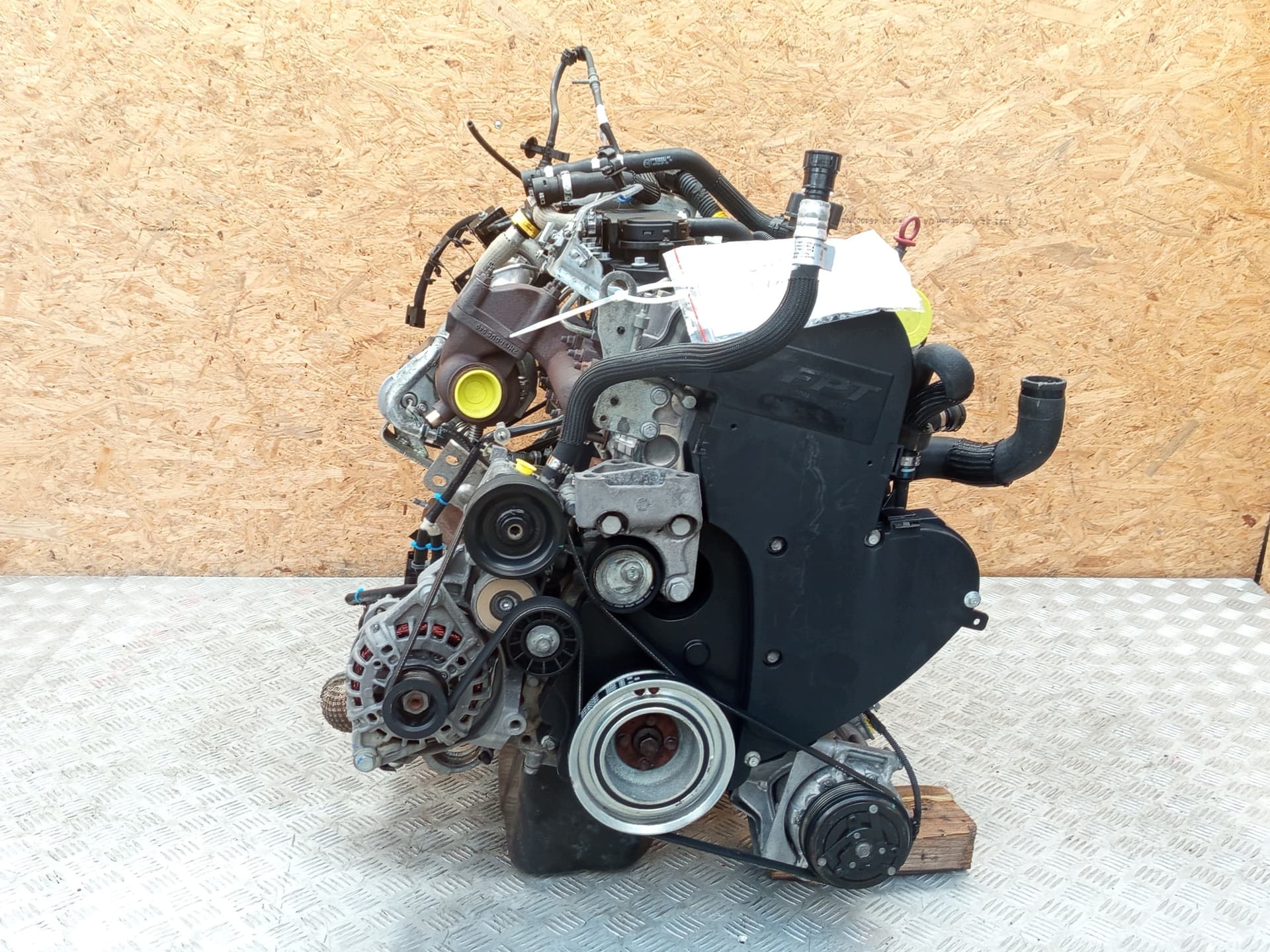 Moteur F1AGL411D — vue 2