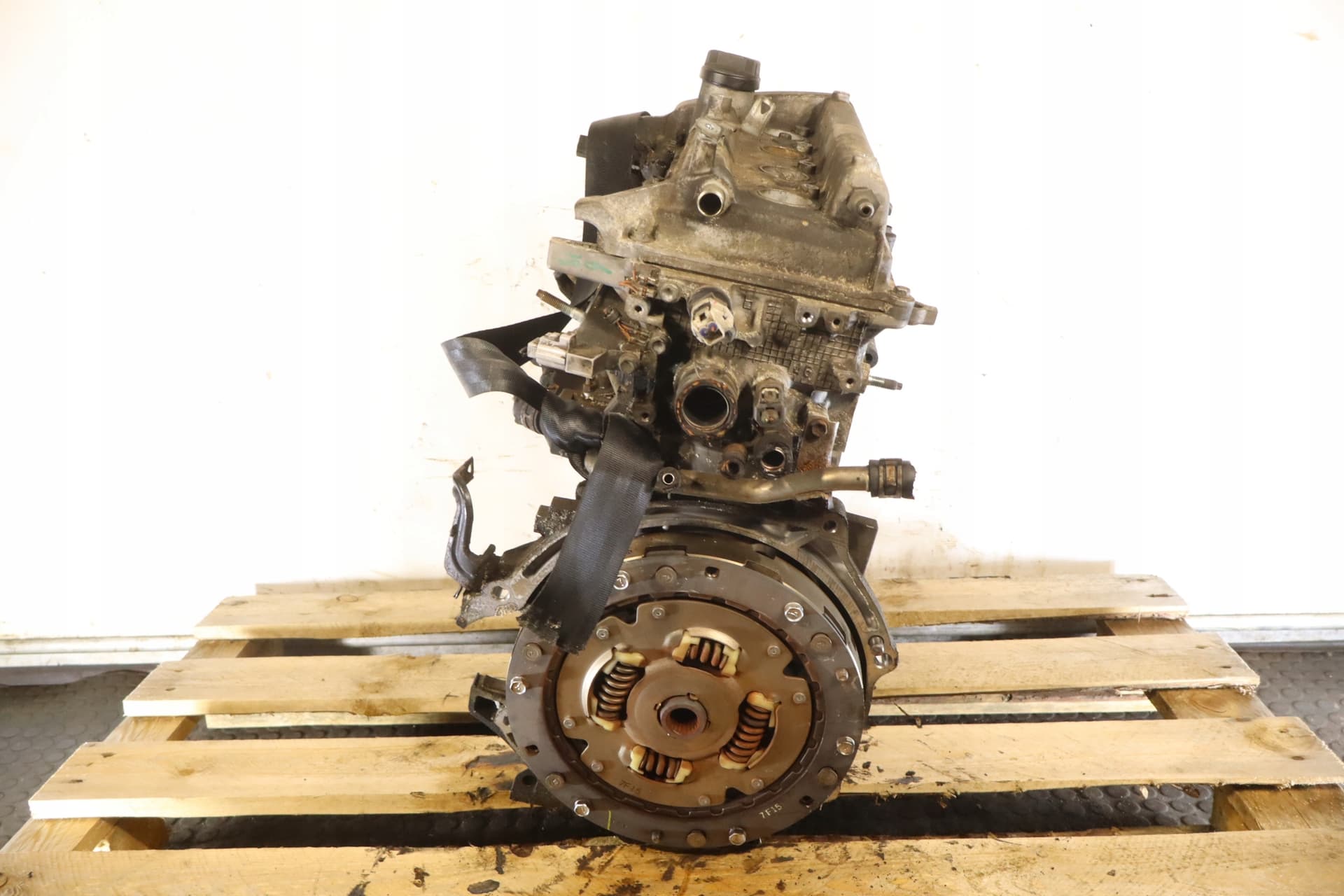 Moteur 1NZ-FXE — vue 2