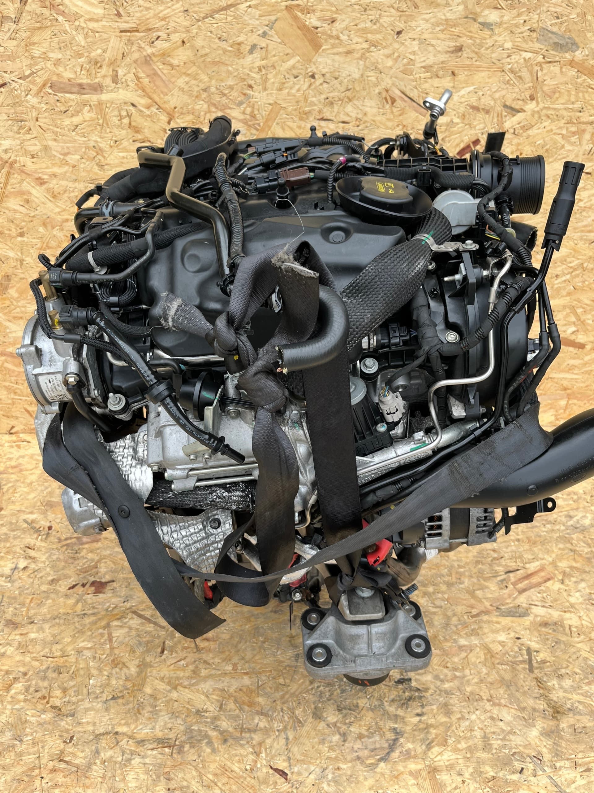 Moteur 306DT(TDV6) — vue 3