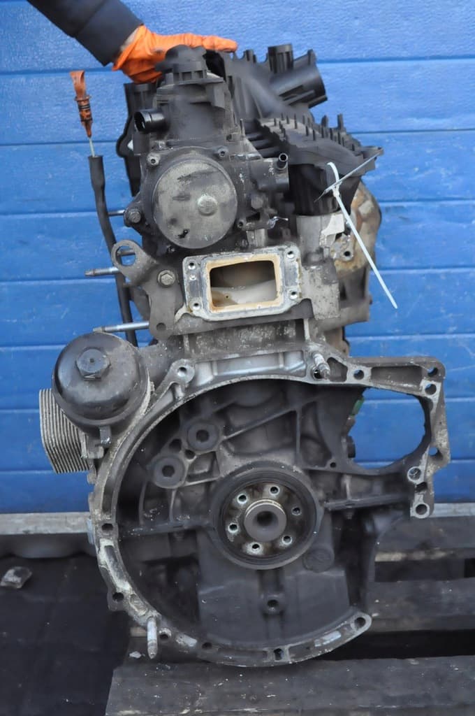 Moteur 8HZ (DV4TD) — vue 3