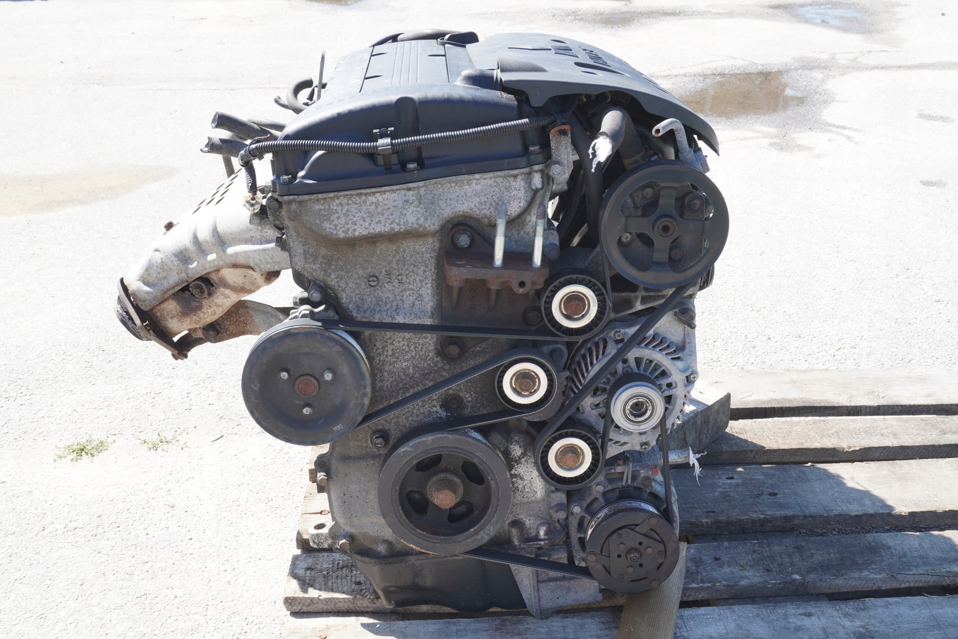 Moteur 4B10 — vue 5