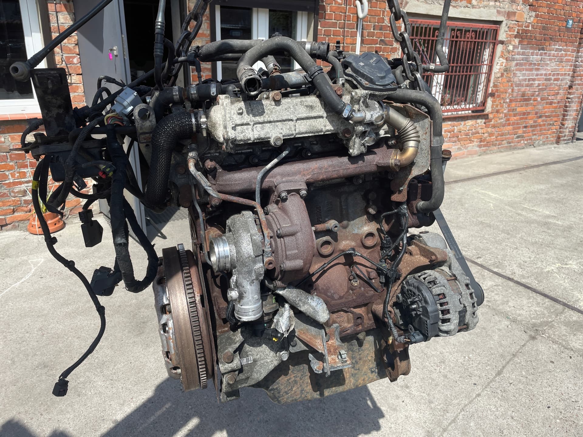 Moteur F1CE3481E (F30DTE) — vue 4