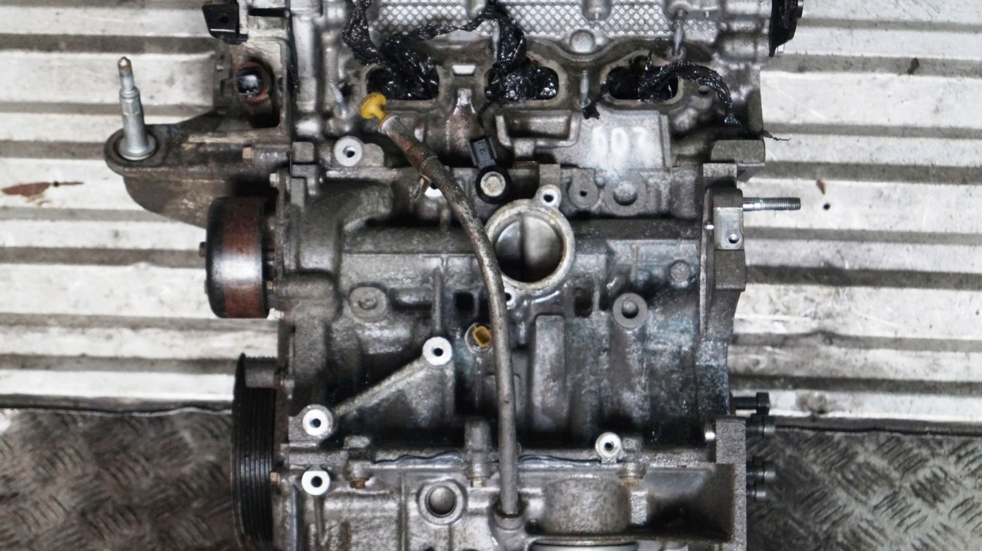 Moteur B4D 403 — vue 2