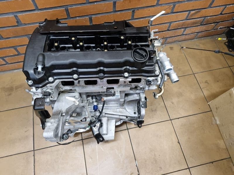 Moteur 4B12 — vue 2